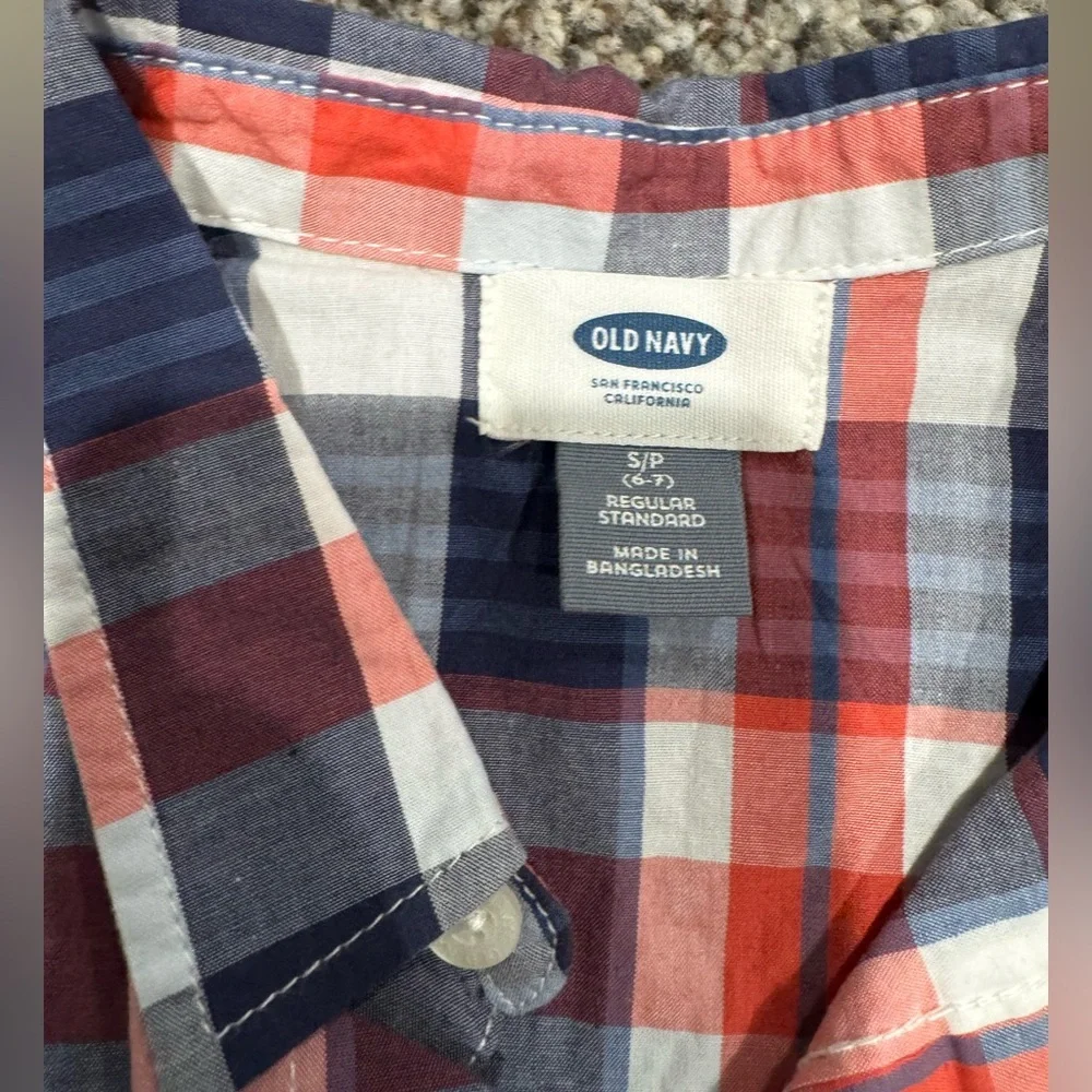 NWT boys red/white/Blue button down size 6/7